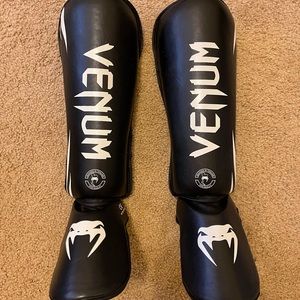 Venum shin guards mens size medium mma ufc boxing kickboxing
